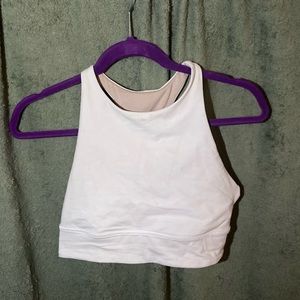 Lululemon sports bra no tag, fits like a mediums size dot is an 8